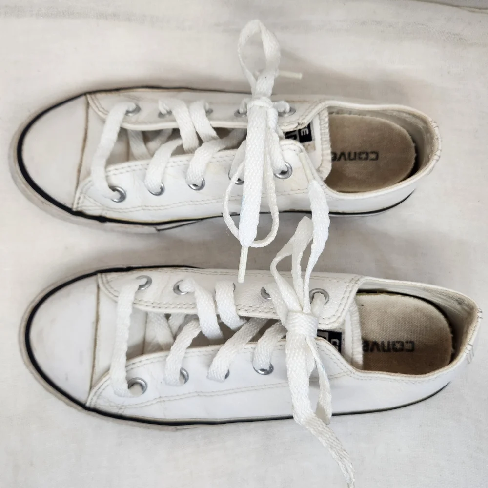 Converse Junior Size 2 White Faux Leather Low Top Sneakers All Star